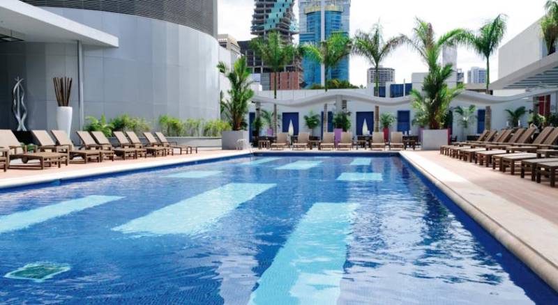12 Most Stunning Hotel Pools In Panama City