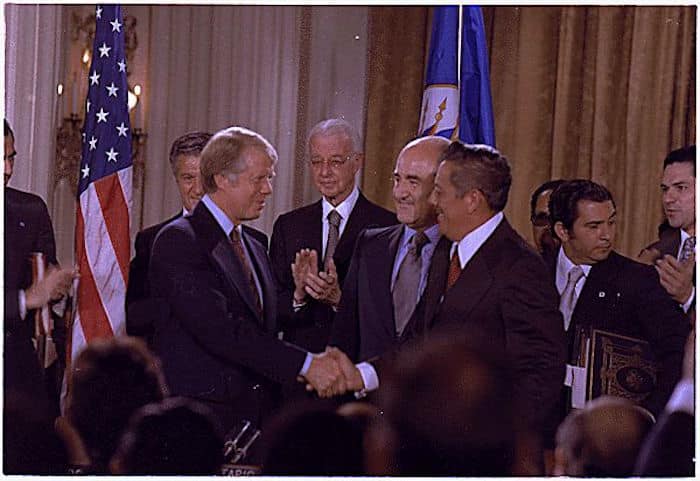 Jimmy_Carter_and_General_Omar_Torrijos_signing_the_Panama_Canal_Treaty